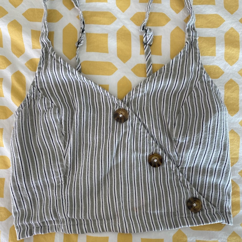 HOLLISTER CROP TOP